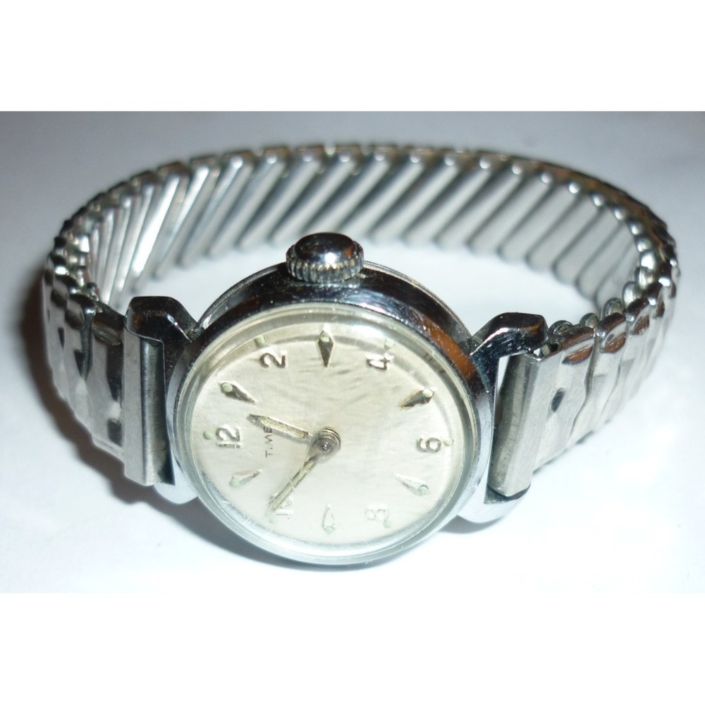 Vintage Timex Womens Silver Tone Round Face Watch Stainless Expansion Band